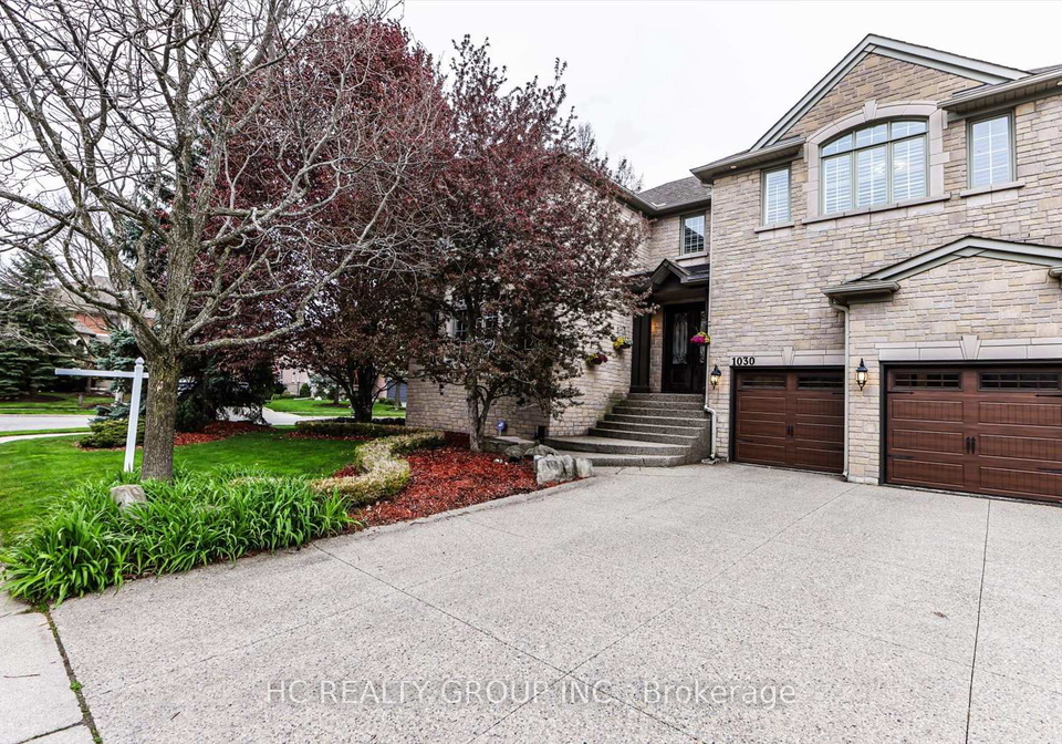 1030-skyvalley-crescent-oakville-ontario-w13128784