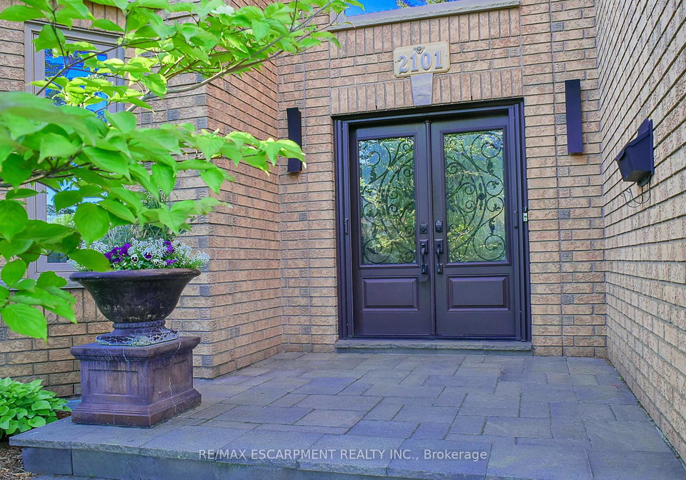 2101-westoak-trails-boulevard-oakville-ontario-w13129274