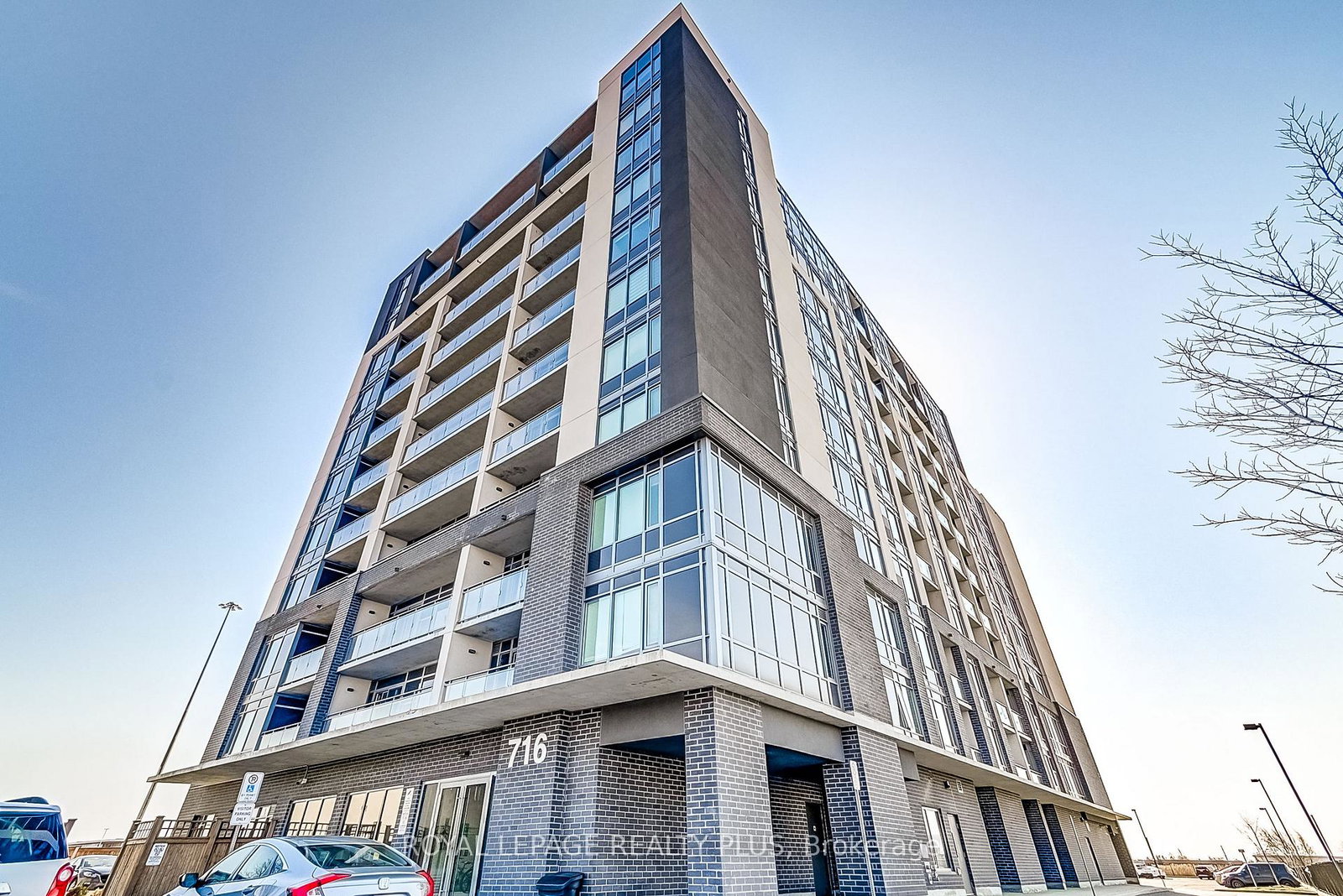 716-main-street-e-milton-ontario-w13129600