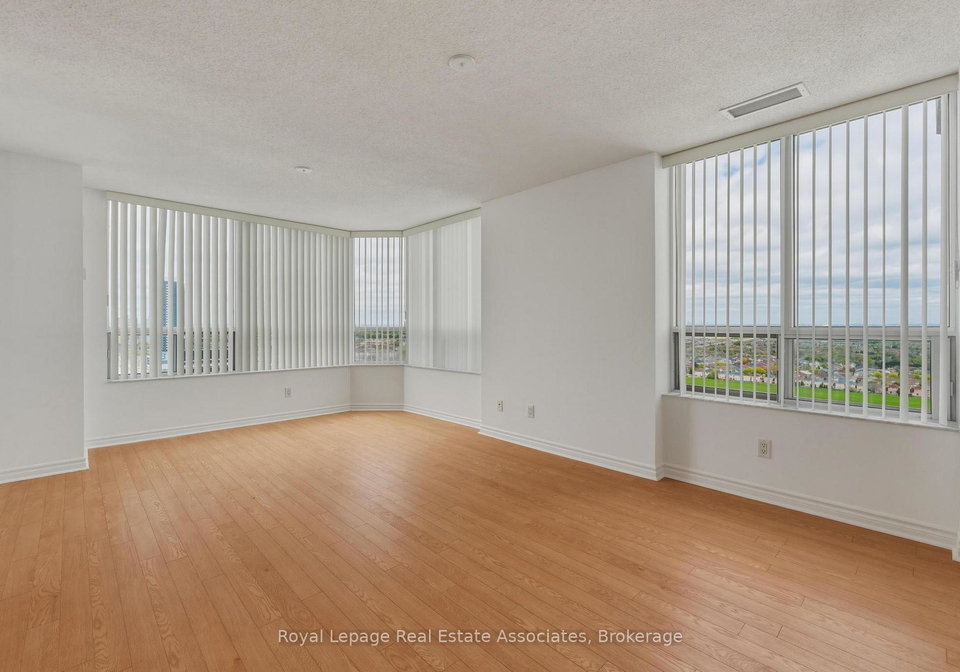 25-kingsbridge-garden-circle-mississauga-ontario-w13130070