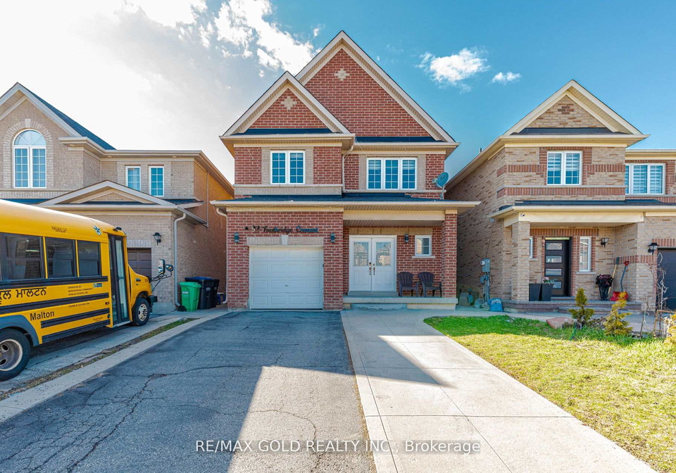 93-footbridge-crescent-brampton-ontario-w13130328