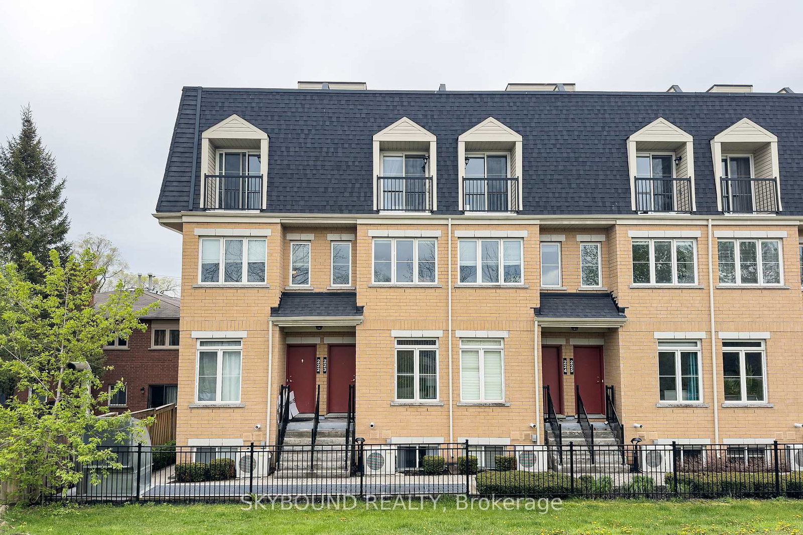 380-hopewell-avenue-north-york-ontario-w13130396