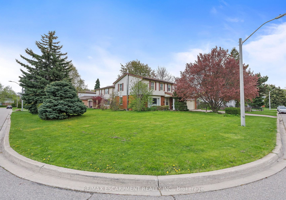 56-cavendish-crescent-brampton-ontario-w13130850
