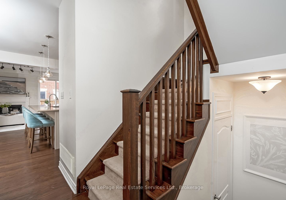 1522-tough-gate-milton-ontario-w13130948