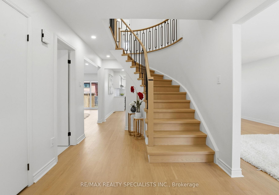 1339-willowbank-trail-mississauga-ontario-w13131094
