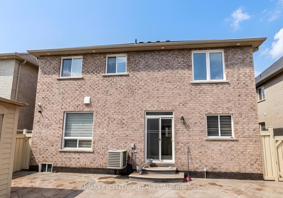 6-runnymede-crescent-brampton-ontario-w13131392