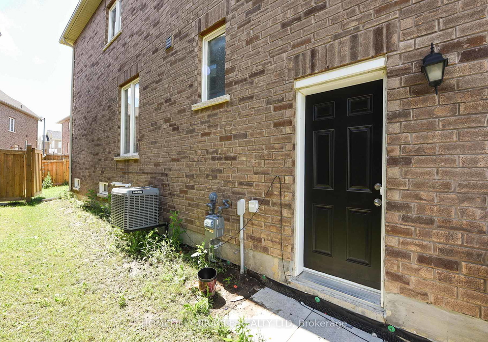 418-royal-west-drive-brampton-ontario-w13132092