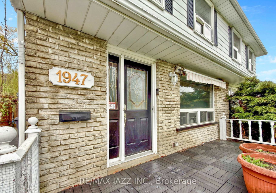 1947-bonnymede-drive-mississauga-ontario-w13132292
