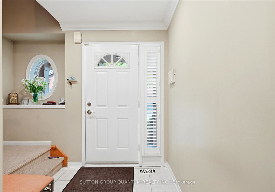 1064-queen-street-w-mississauga-ontario-w13132632
