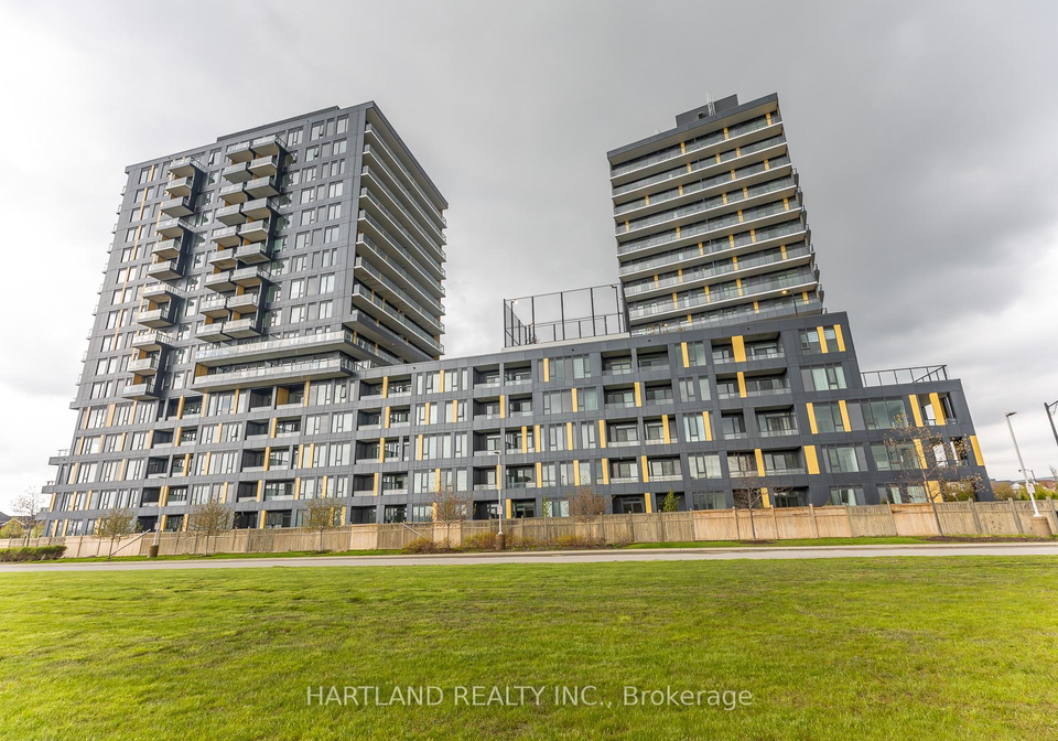 4878-powers-common-burlington-ontario-w13132864