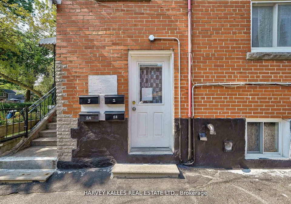 40-dominion-road-etobicoke-ontario-w13132886