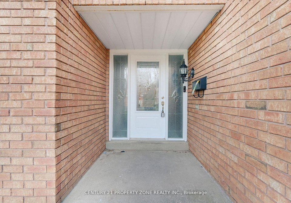 4-garbutt-crescent-brampton-ontario-w13132924