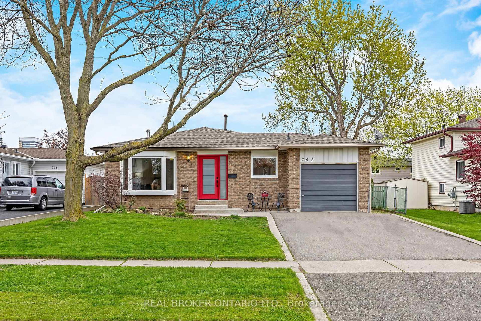 752-mackenzie-drive-milton-ontario-w13133098