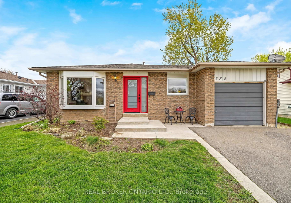 752-mackenzie-drive-milton-ontario-w13133098