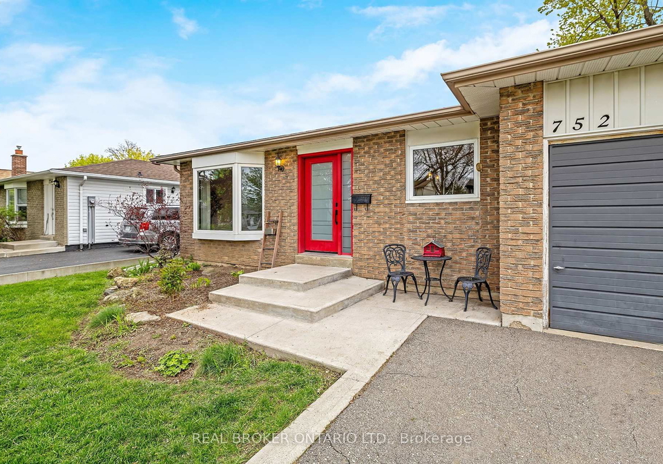 752-mackenzie-drive-milton-ontario-w13133098