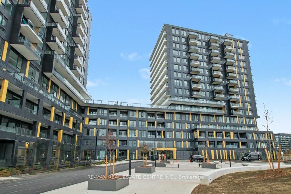 4878-powers-common-burlington-ontario-w13133194