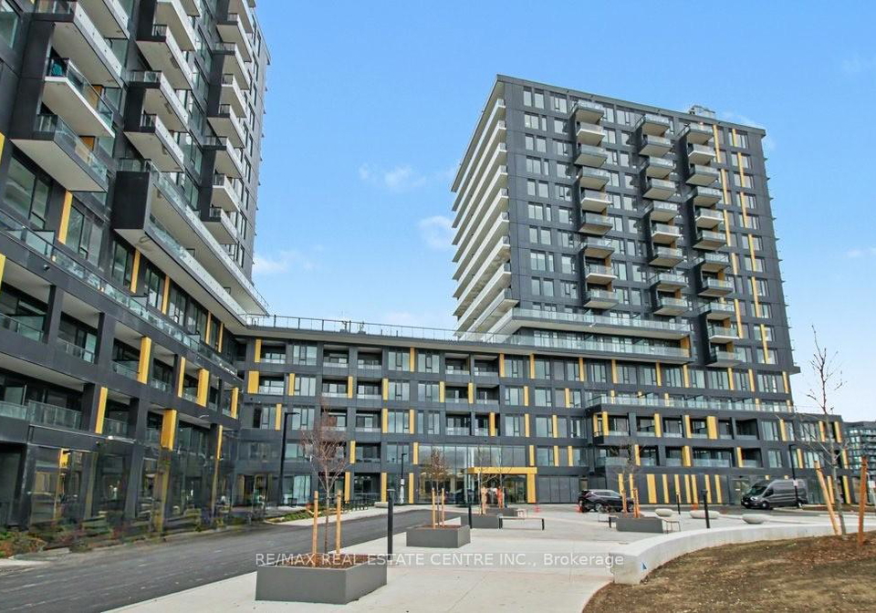 4878-powers-common-burlington-ontario-w13133194