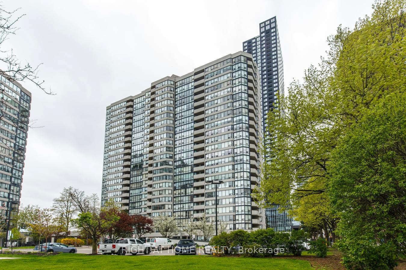 330-rathburn-road-w-mississauga-ontario-w13133292