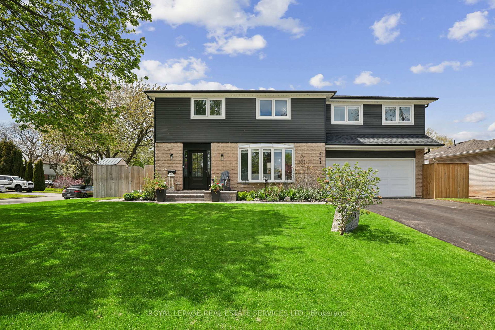 441-withnell-crescent-oakville-ontario-w13133318