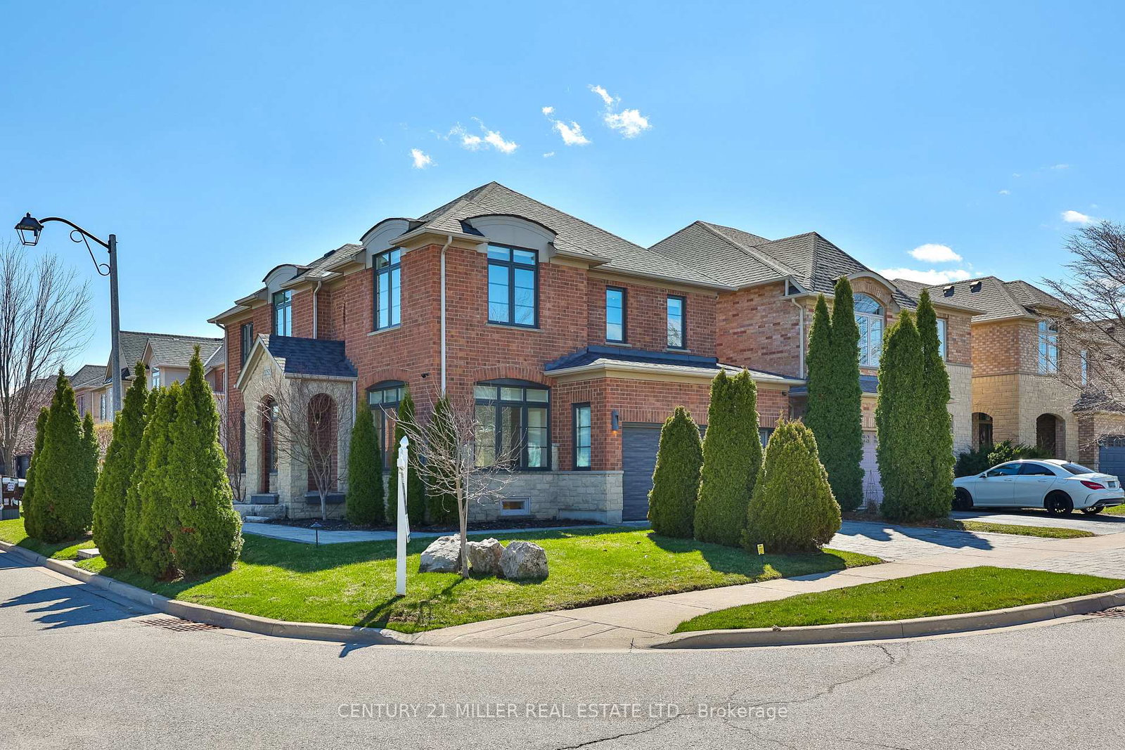 2252-dewsbury-drive-oakville-ontario-w13133410