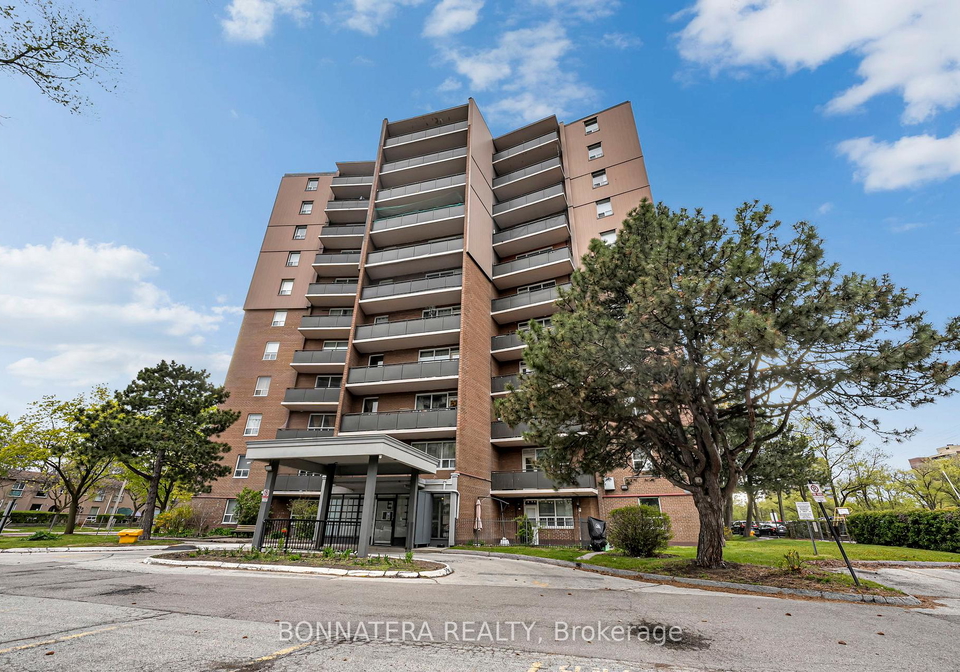 3065-queen-frederica-drive-mississauga-ontario-w13133438