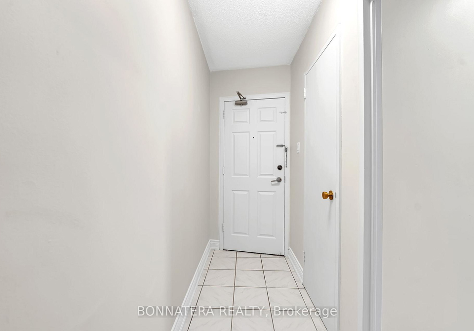 3065-queen-frederica-drive-mississauga-ontario-w13133438