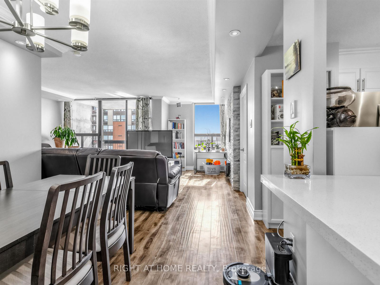 20-mississauga-valley-boulevard-mississauga-ontario-w13133458