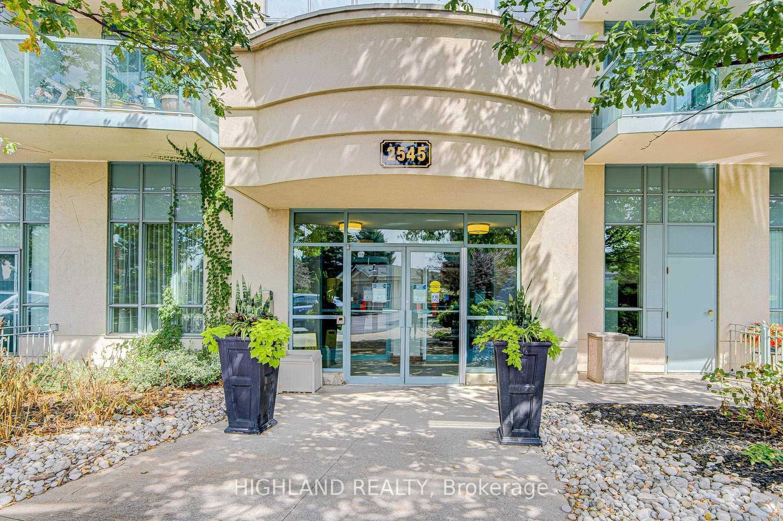 2545-erin-centre-boulevard-mississauga-ontario-w13133578
