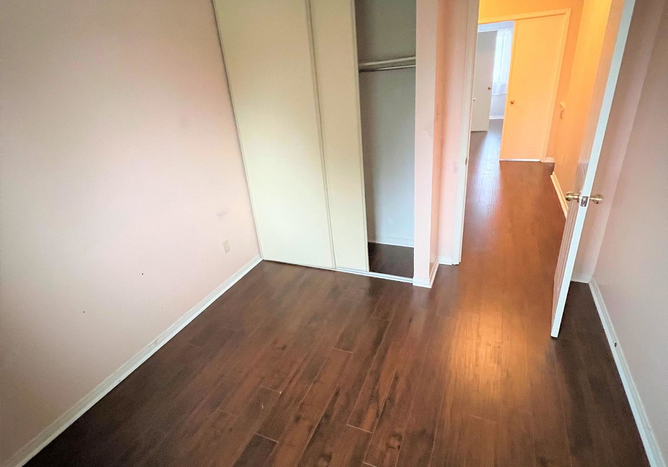 1484-torrington-drive-mississauga-ontario-w13133660