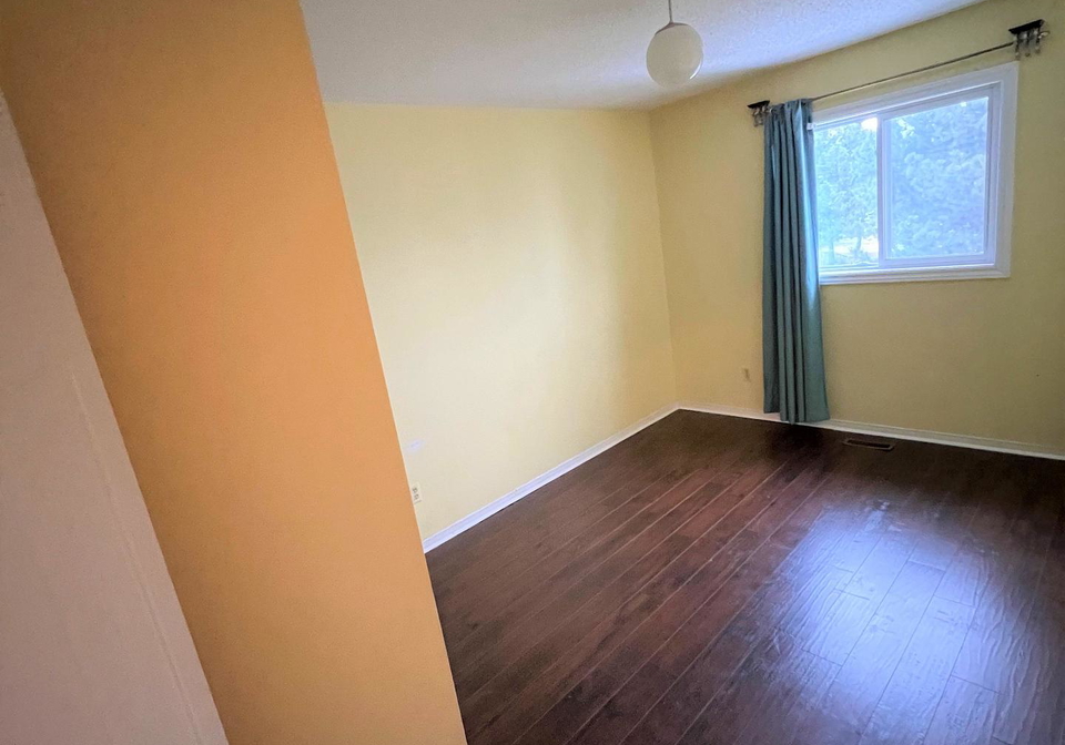 1484-torrington-drive-mississauga-ontario-w13133660