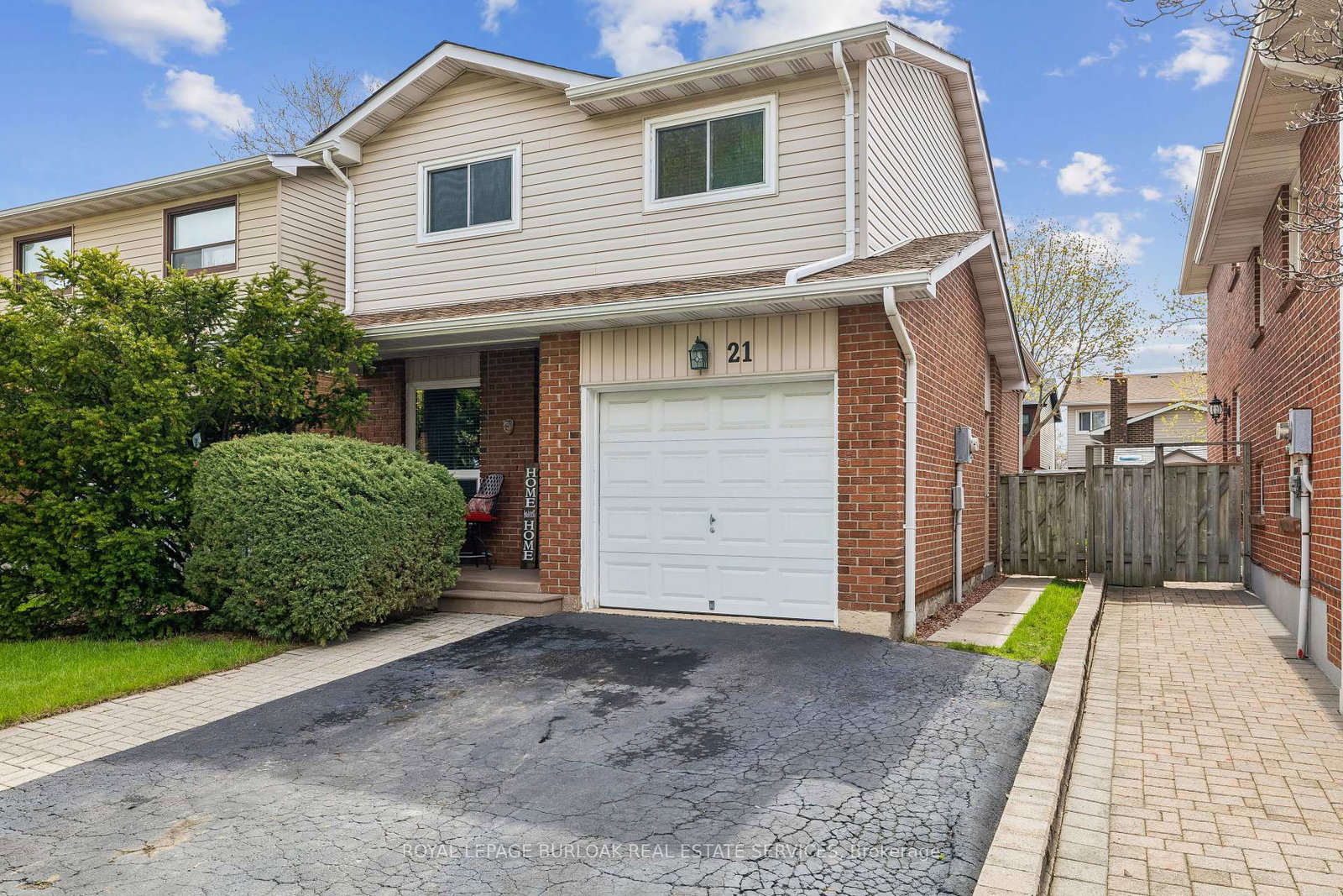 21-lionshead-lookout-brampton-ontario-w13133846