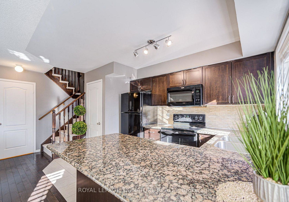 2460-post-road-oakville-ontario-w13133960