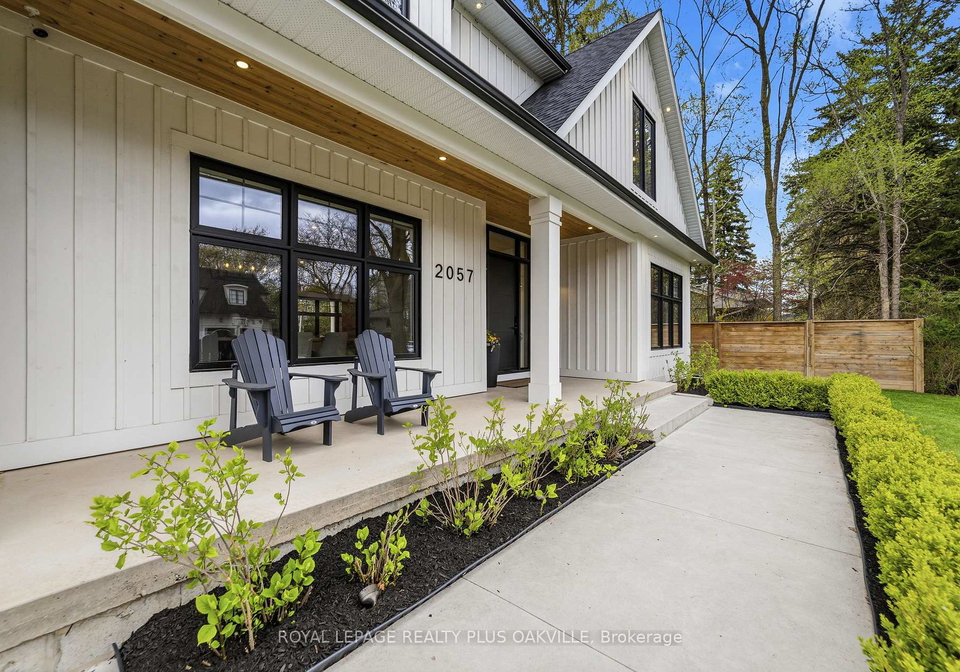 2057-salvator-boulevard-oakville-ontario-w13134048