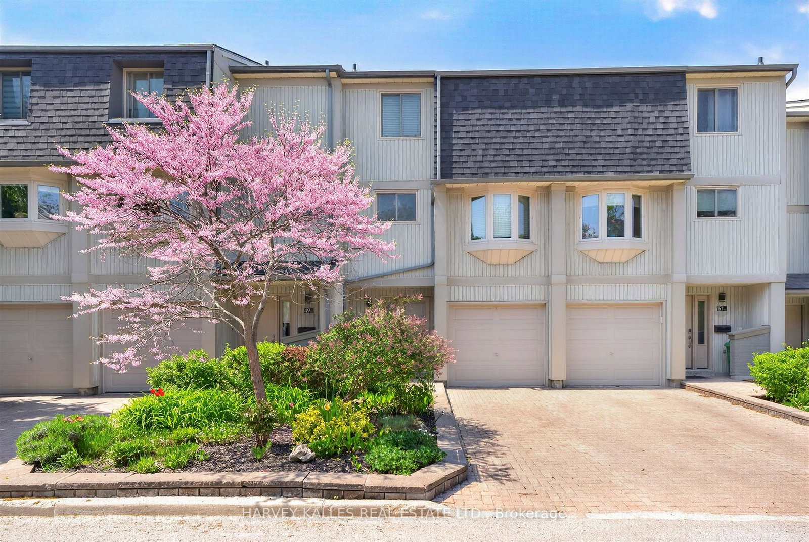 1060-walden-circle-mississauga-ontario-w13134250
