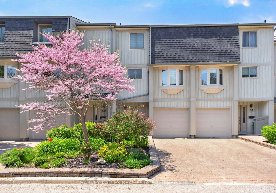 1060-walden-circle-mississauga-ontario-w13134250