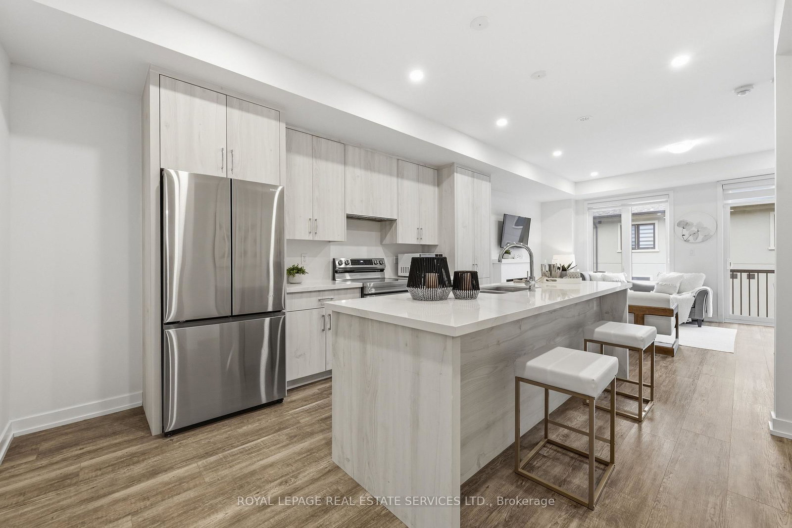 1340-kaniv-street-oakville-ontario-w13134384