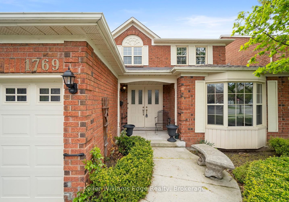 1769-pilgrims-way-oakville-ontario-w13134548