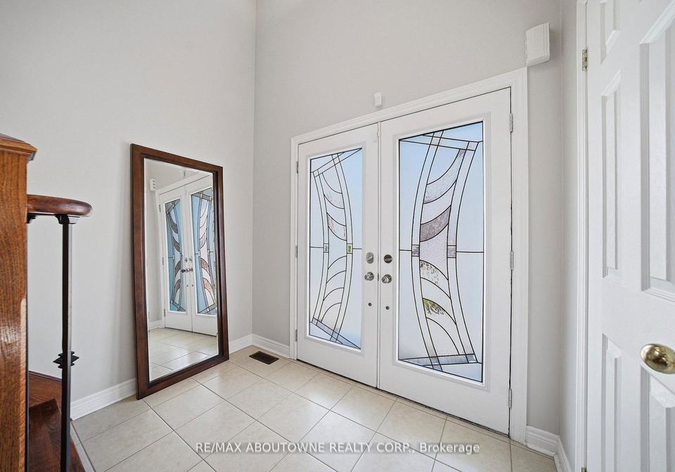 884-stoutt-crescent-milton-ontario-w13134698