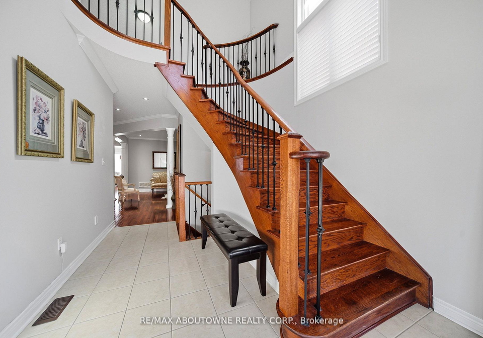 884-stoutt-crescent-milton-ontario-w13134698
