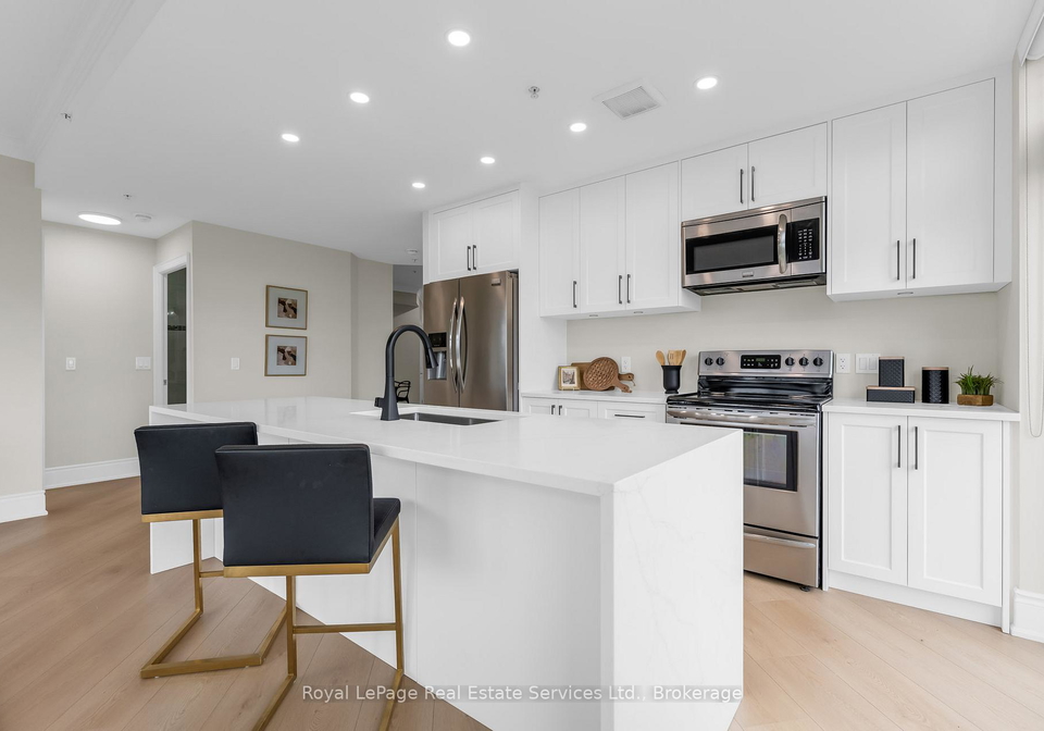 205-w-lakeshore-road-w-oakville-ontario-w13134802