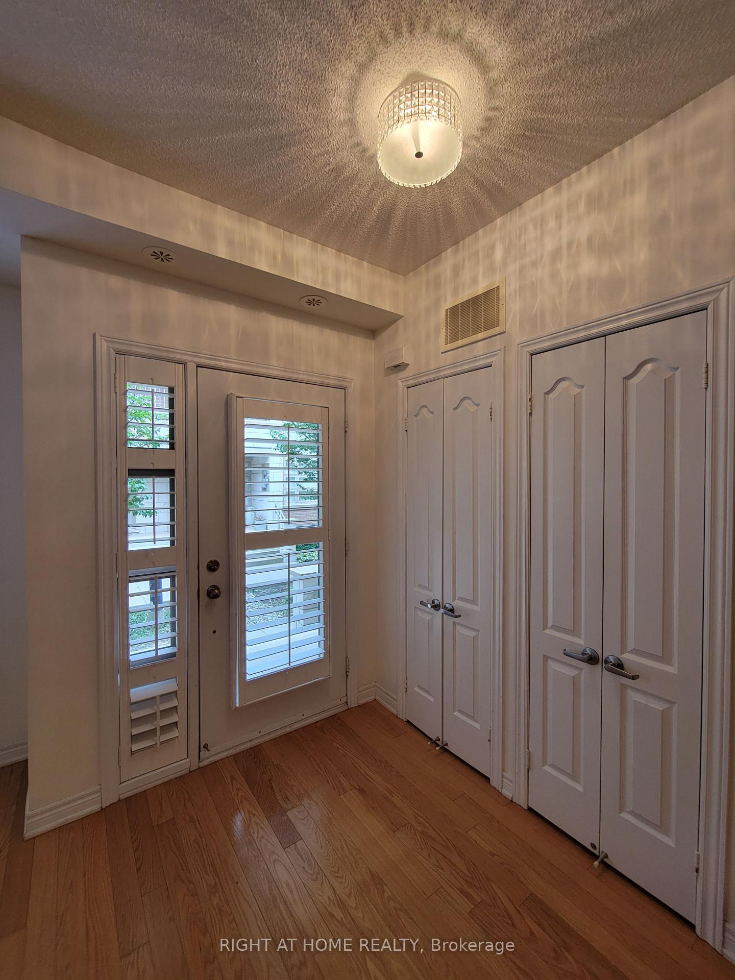2460-prince-michael-drive-oakville-ontario-w13135116