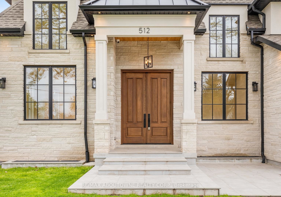 512-weynway-court-oakville-ontario-w13135186