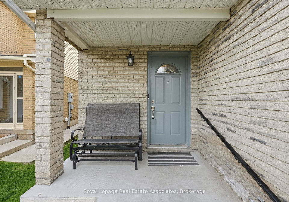 8-sparrow-court-brampton-ontario-w13135212