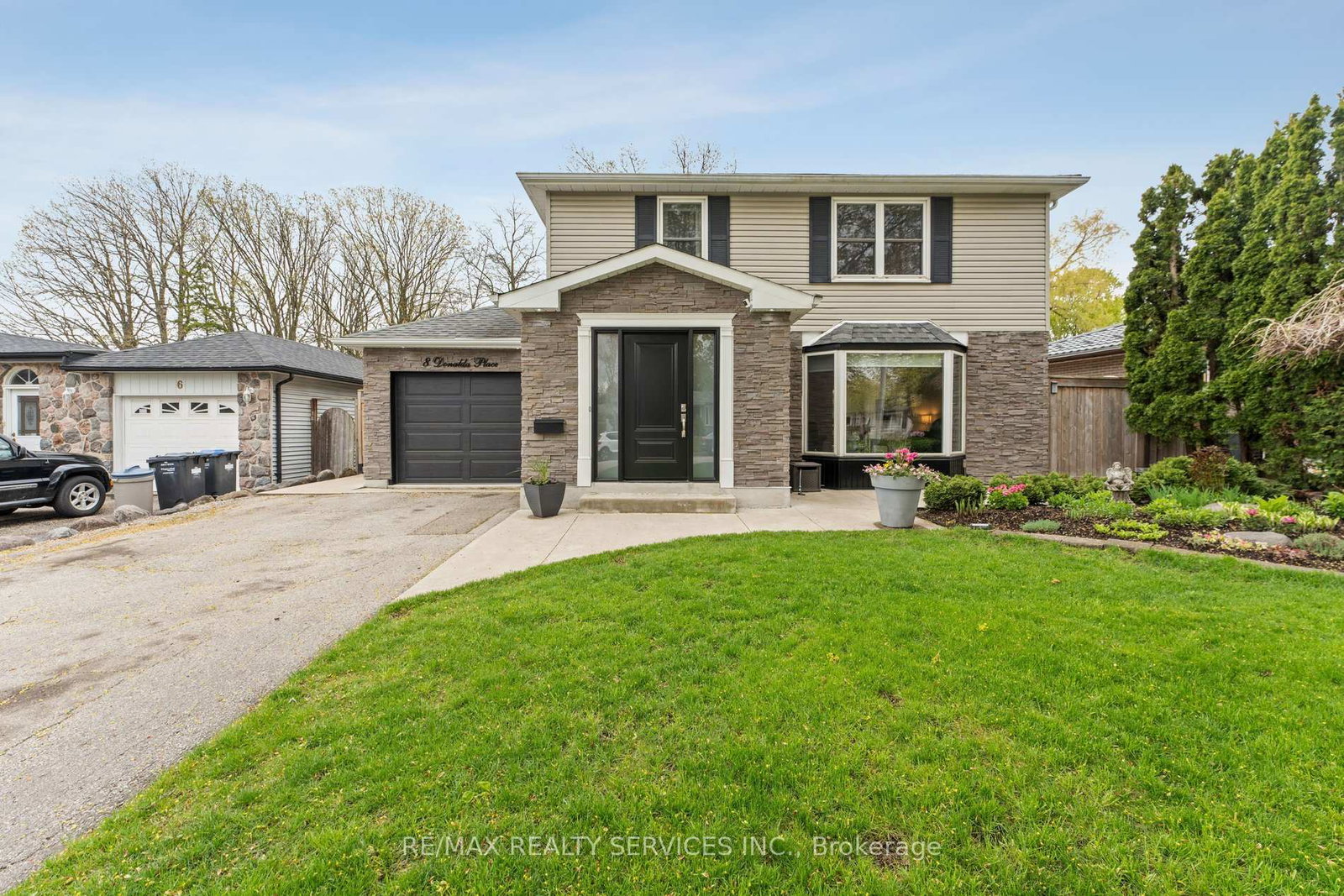 8-donalda-place-brampton-ontario-w13135386