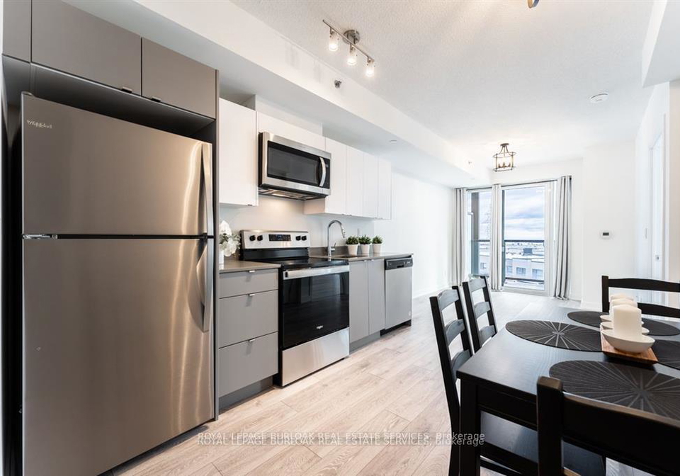 3210-dakota-common-s-burlington-ontario-w13135768