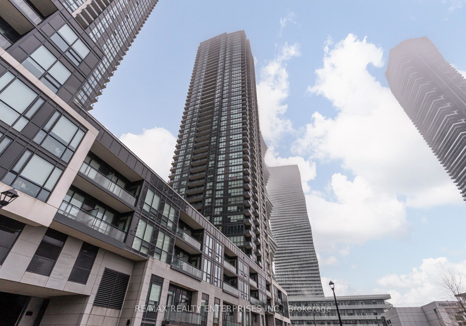 4011-brickstone-mews-mississauga-ontario-w13136324