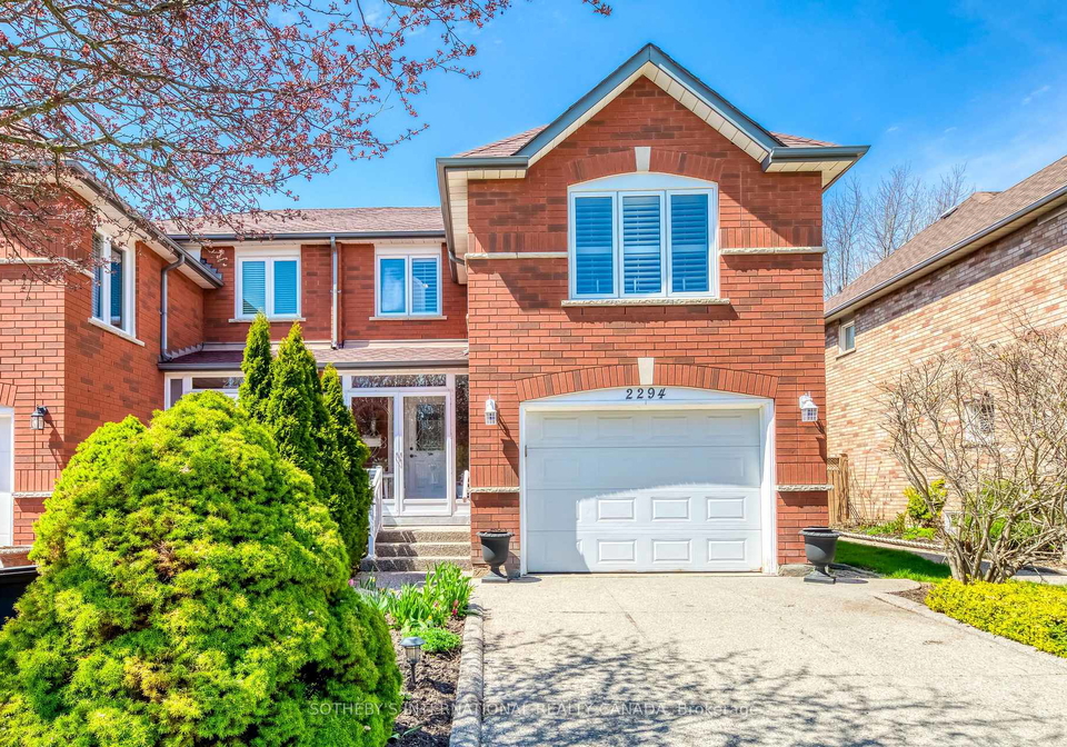 2294-dale-ridge-drive-oakville-ontario-w13136354
