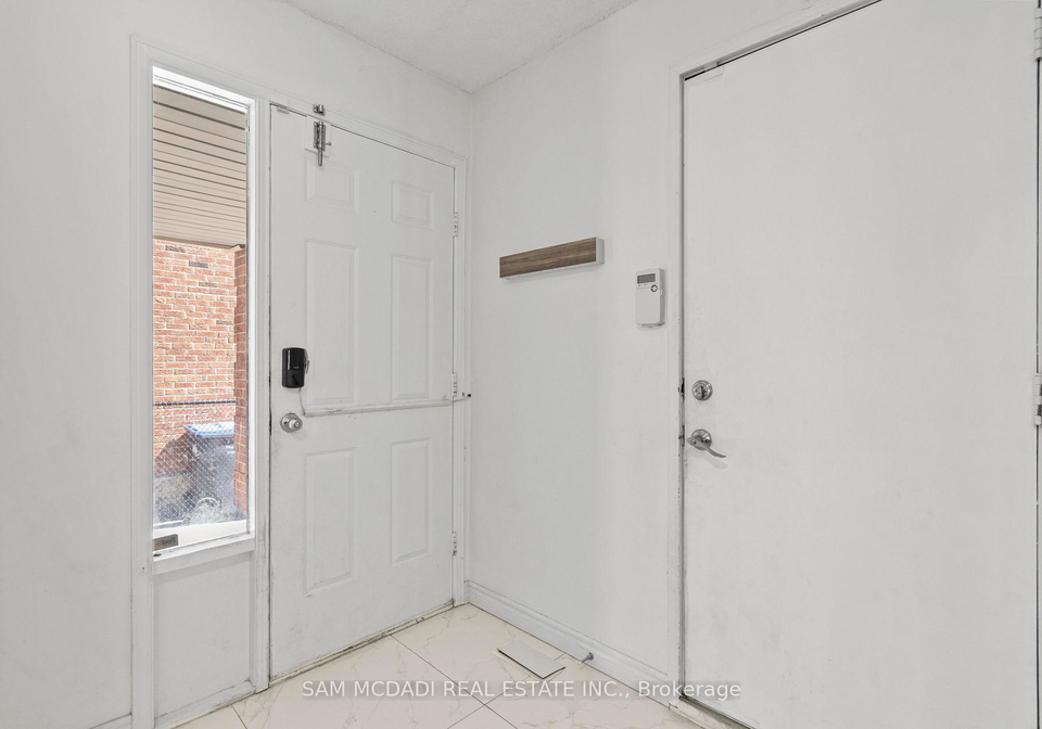 6282-camgreen-circle-mississauga-ontario-w13136446