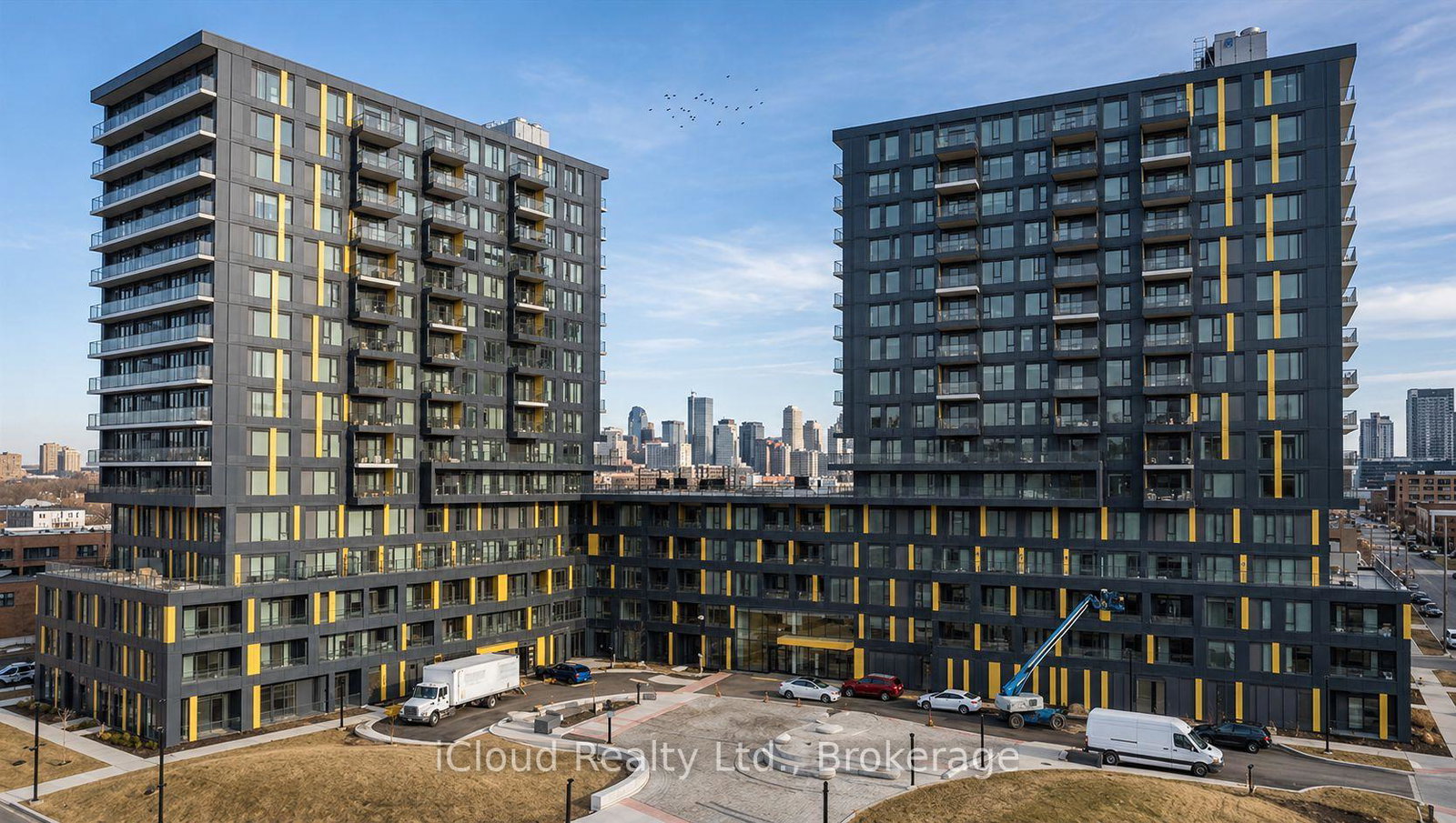 4878-powers-common-burlington-ontario-w13136472