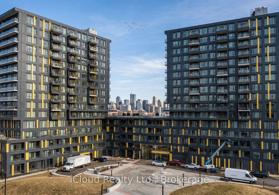 4878-powers-common-burlington-ontario-w13136472